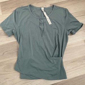 Lululemon blue cropped top size 2 XS